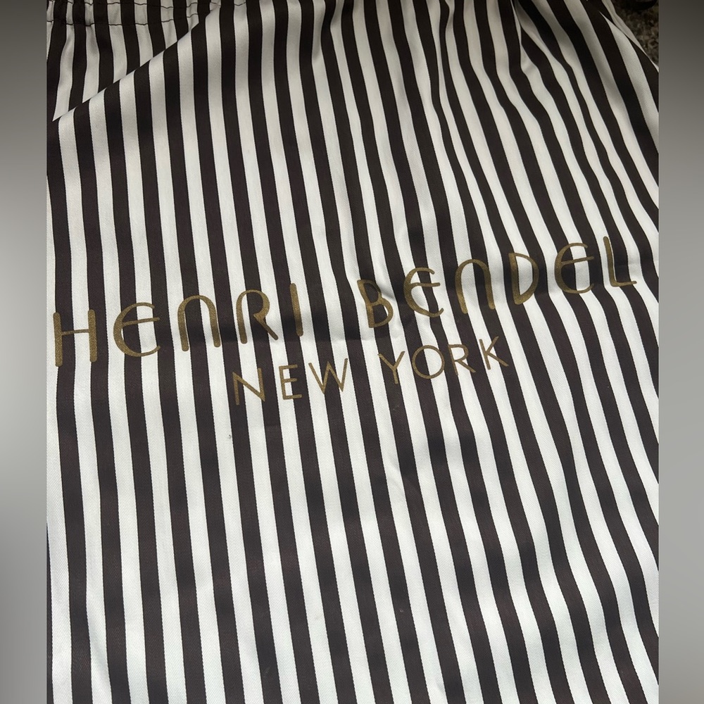 Black leather Henri Bendel bag good condition - Picture 2 of 11